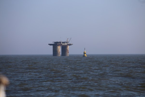 81EB8371-FE46-4D0D-8D75-BAF77ACC1930